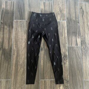Beyond Yoga Black Reflective Pineapple High Rise Leggings Size XS